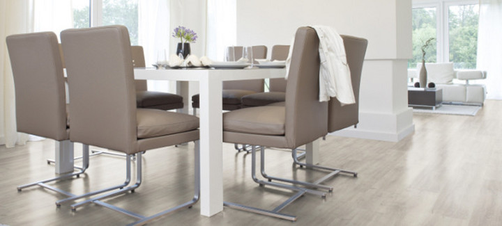 Esszimmer mit rigid Vinyl